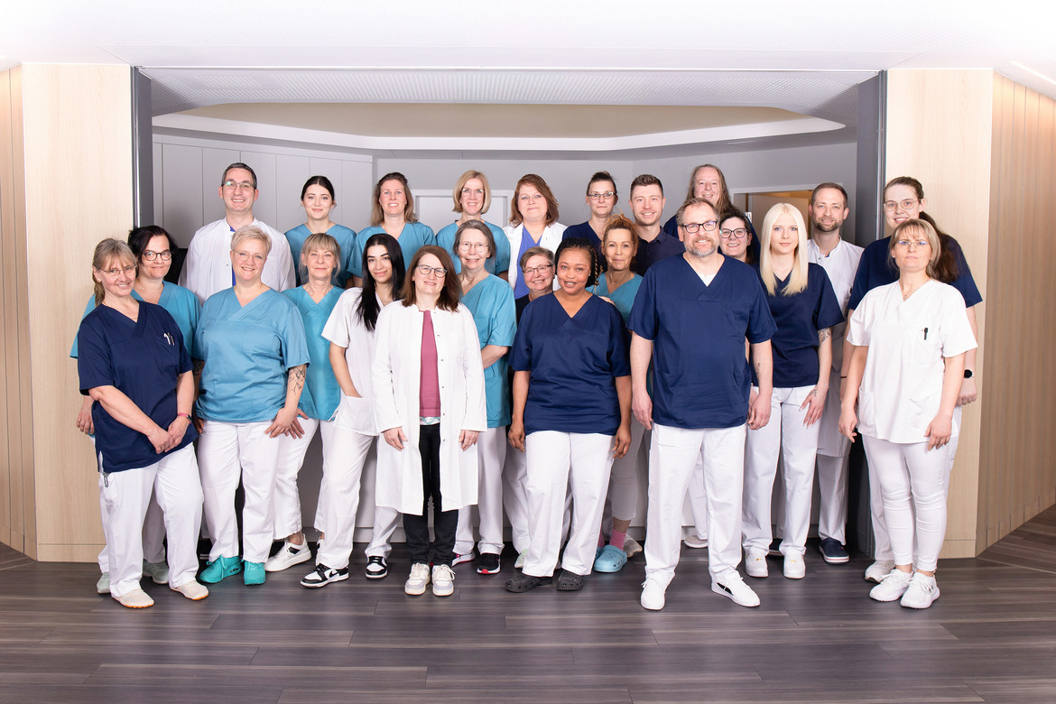 IMG_9560_1-2-2_Gruppenbild_Geri-Physio_Logo_S.jpg