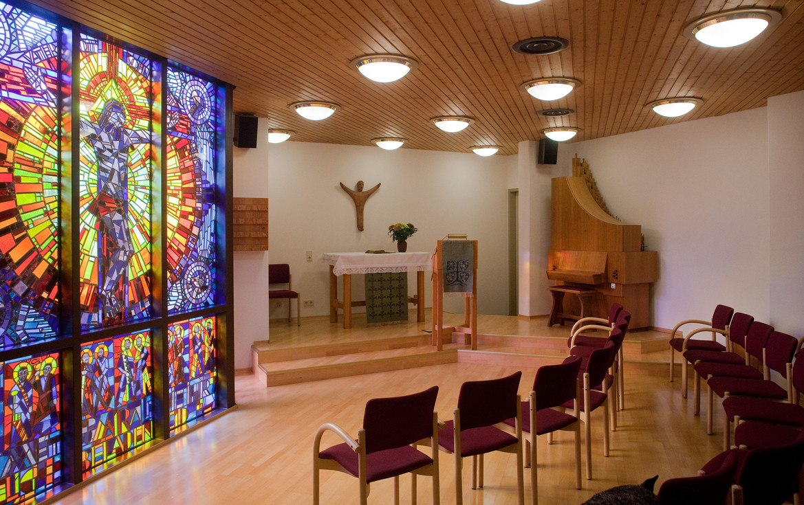 AGA_Karriere_Kulteur_und_Werte_christlich_Kapelle__ganzer_Raum_2009.jpg